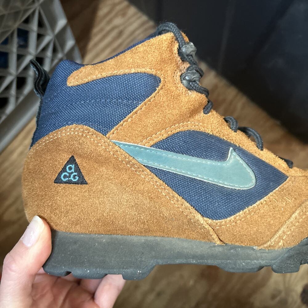 VTG 90s Nike ACG Mid Hiking Boot Burnt Sienna Navy Blue Tag Sz 7 Best Fit 6/6.5 - Picture 3 of 13